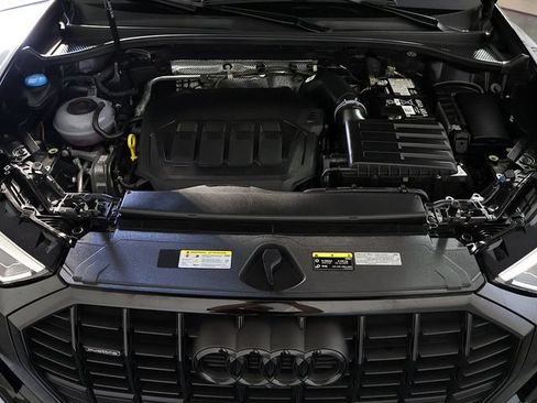 Used 2025 Audi Q3 2.0T Premium Plus w/ Premium Plus Package AWD/4WD image 40