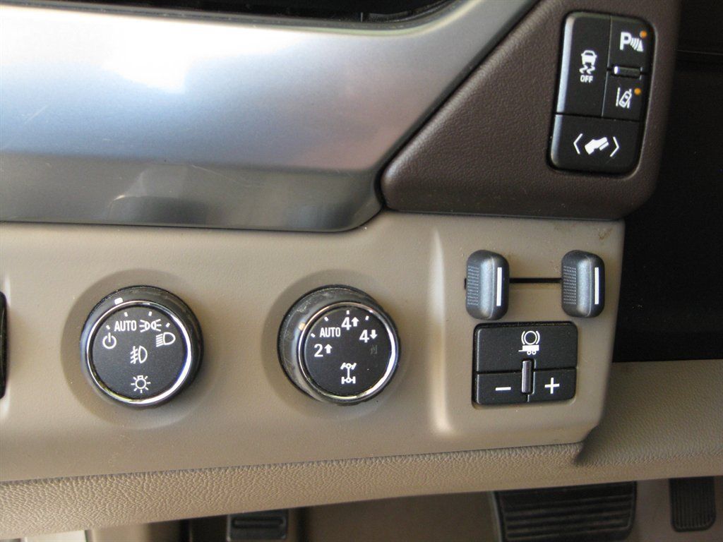 Used 2015 Chevrolet Suburban LTZ w/ Max Trailering Package AWD/4WD image 18