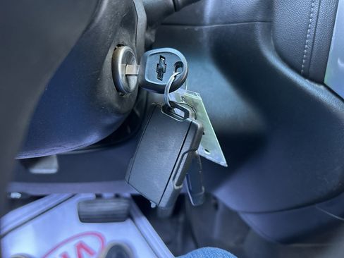 Used 2021 Chevrolet Silverado 1500 LT image 26