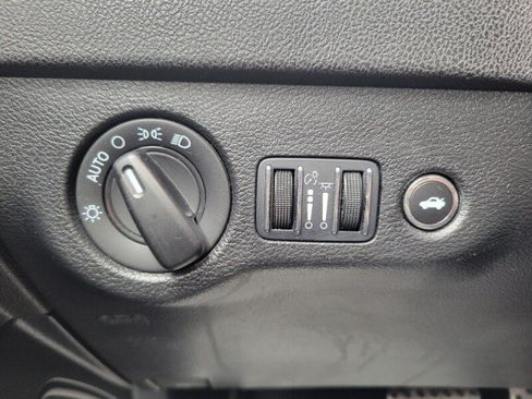 Used 2023 Dodge Charger SXT RWD image 22