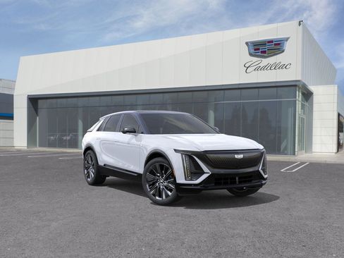 New 2026 Cadillac Lyriq Signature Sport image 2