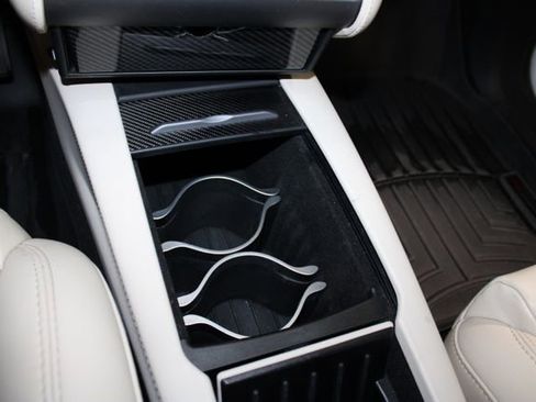 Used 2018 Tesla Model X 75D image 28