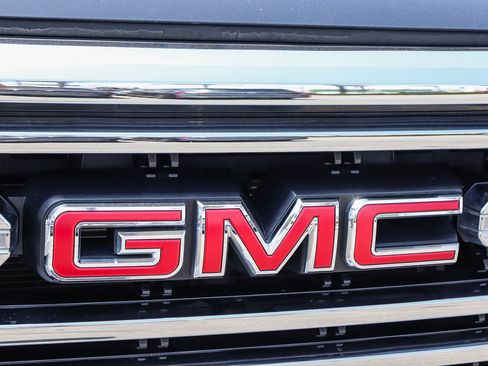 Used 2019 GMC Sierra 1500 SLT w/ SLT Premium Plus Package AWD/4WD image 4