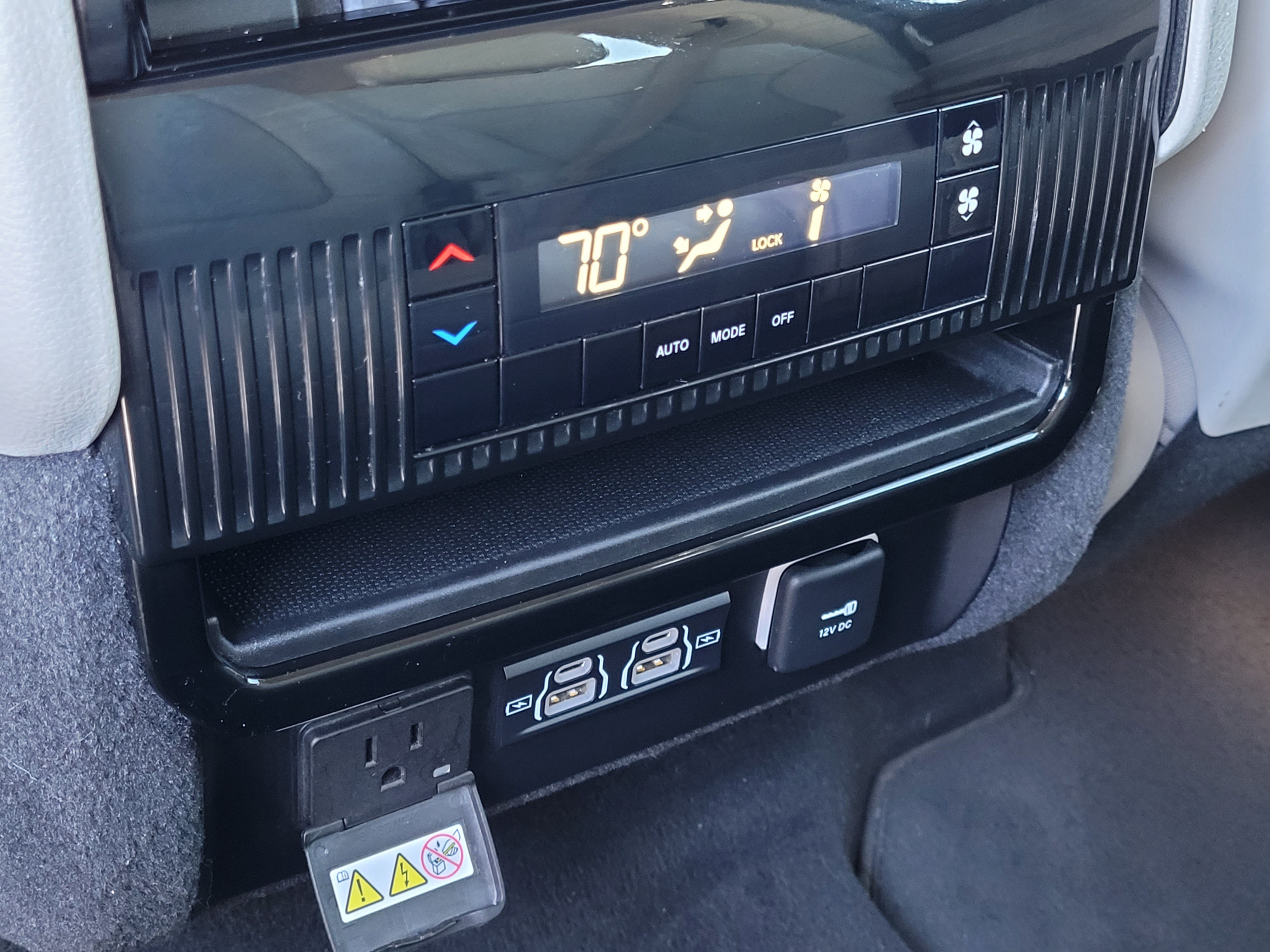 Used 2022 Jeep Wagoneer Series II RWD image 15