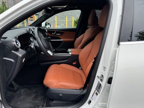 Used 2026 Mercedes-Benz GLC 300 4MATIC image 11