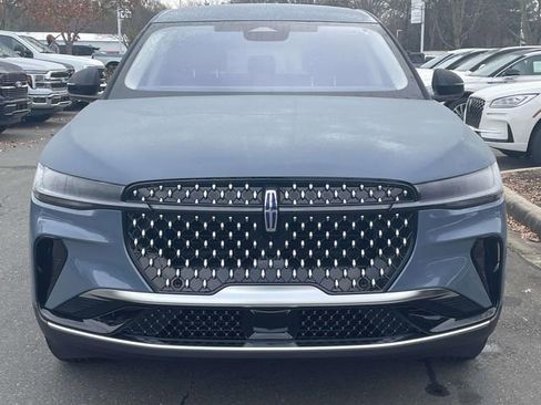 New 2026 Lincoln Nautilus Premier image 3