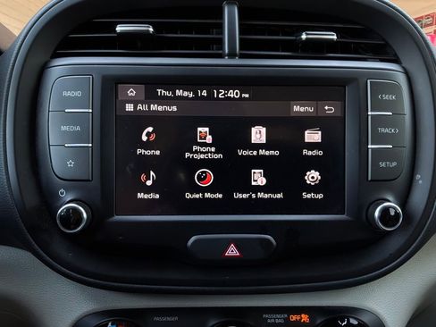 Used 2025 Kia Soul LX w/ LX Technology Package FWD image 25