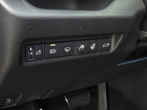 Used 2021 Toyota RAV4 SE w/ Weather & Moonroof Package AWD/4WD image 15