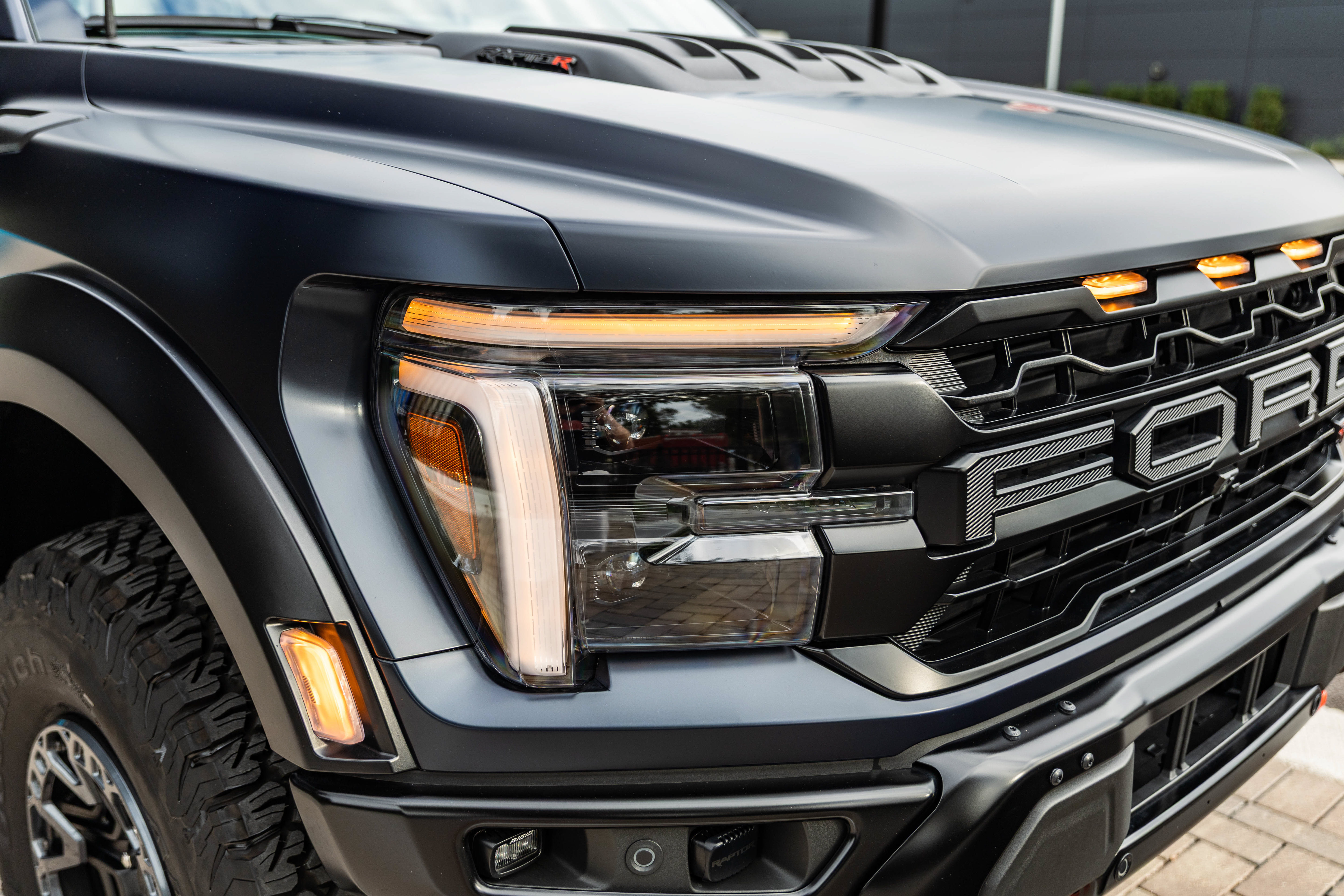 New 2025 Ford F150 Raptor w/ Equipment Group 803A Raptor R AWD/4WD image 23