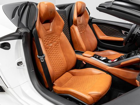 Used 2019 Lamborghini Huracan LP 580-2 RWD image 19