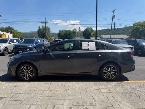Used 2024 Kia Forte GT-Line w/ GT-Line Premium Package FWD image 5
