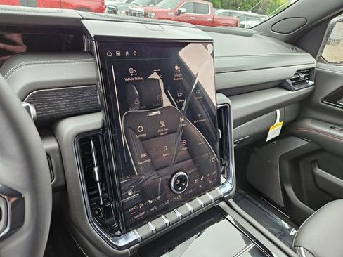 New 2026 GMC Yukon XL AT4 Ultimate AWD/4WD image 31