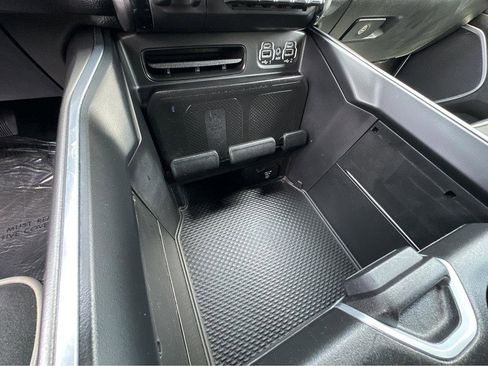 Used 2022 RAM 1500 Laramie AWD/4WD image 27