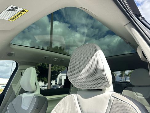 New 2025 Volvo EX90 Ultra image 25