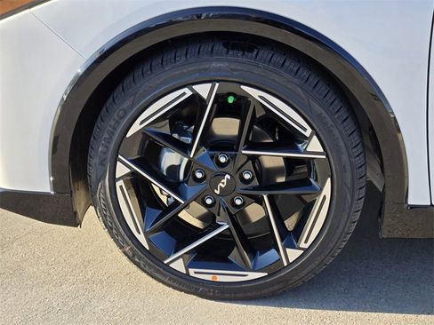 New 2026 Kia K4 GT-Line image 8