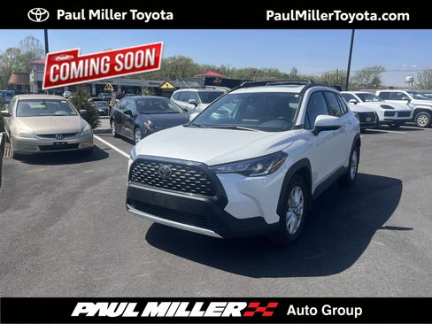 Used 2022 Toyota Corolla Cross LE w/ Moonroof Package image 1