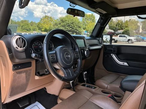 Used 2012 Jeep Wrangler Unlimited Rubicon w/ Dual Top Group AWD/4WD image 16
