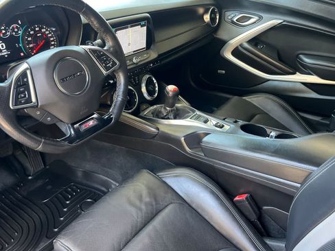 Used 2016 Chevrolet Camaro SS RWD image 12
