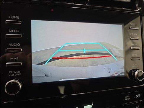 Used 2020 Toyota Prius LE image 21