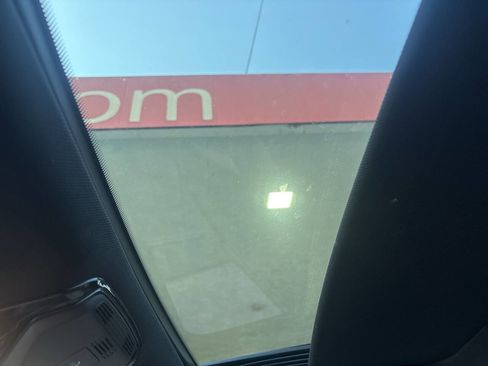 Used 2019 BMW 530e w/ Convenience Package image 12