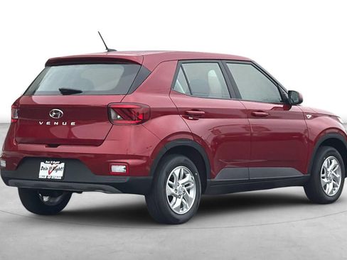 Used 2026 Hyundai Venue SE FWD image 8