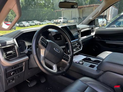 Used 2024 Ford Expedition Max XLT RWD image 11