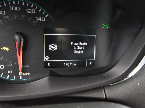 Used 2022 Chevrolet Trax LT w/ LT Convenience Package image 10