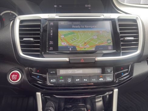 Used 2017 Honda Accord EX-L image 10
