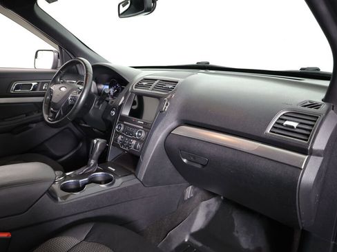 Used 2018 Ford Explorer XLT w/ Equipment Group 201A image 24