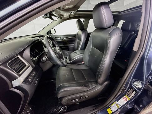 Used 2014 Toyota Highlander Limited Platinum FWD image 24