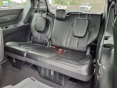 Used 2025 Chrysler Voyager LX FWD image 17