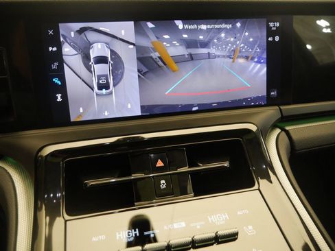 Certified 2025 Porsche Panamera image 44