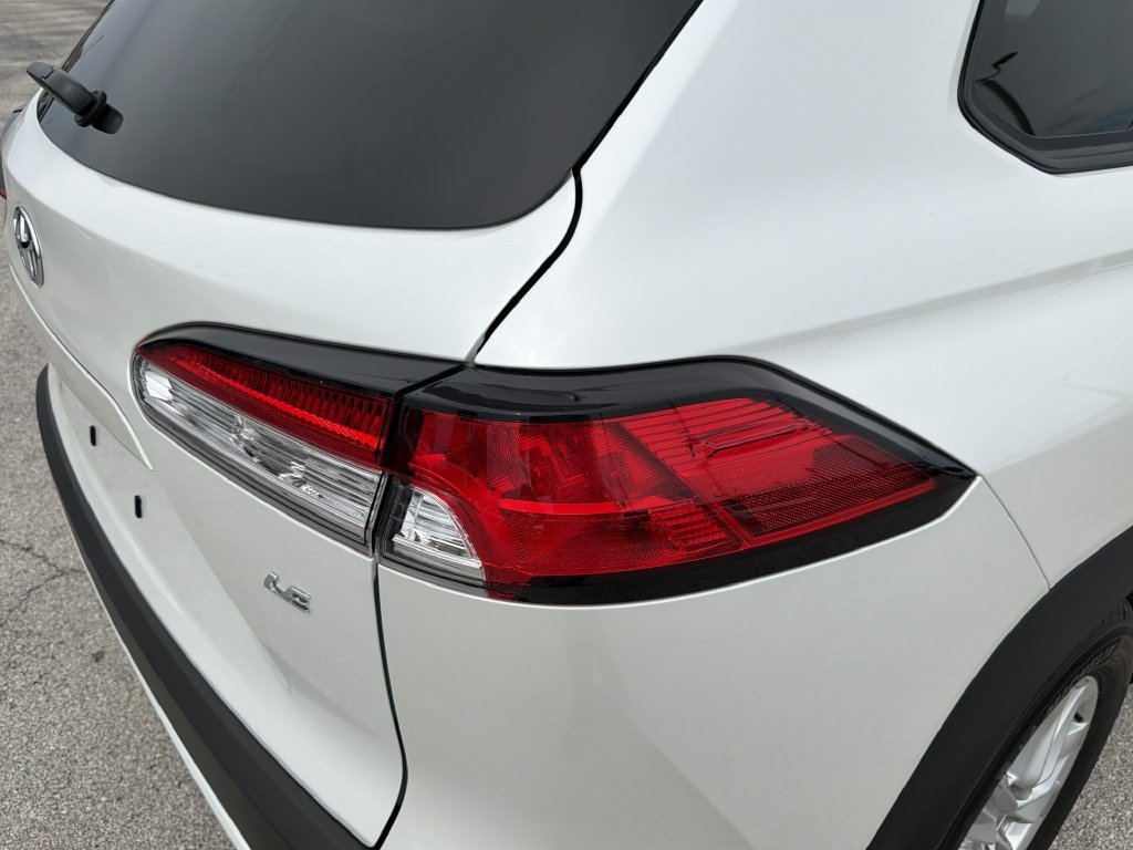 Used 2025 Toyota Corolla Cross LE FWD image 10