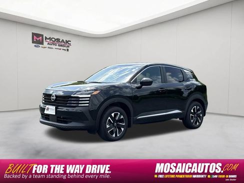 Used 2025 Nissan Kicks SV AWD/4WD image 3