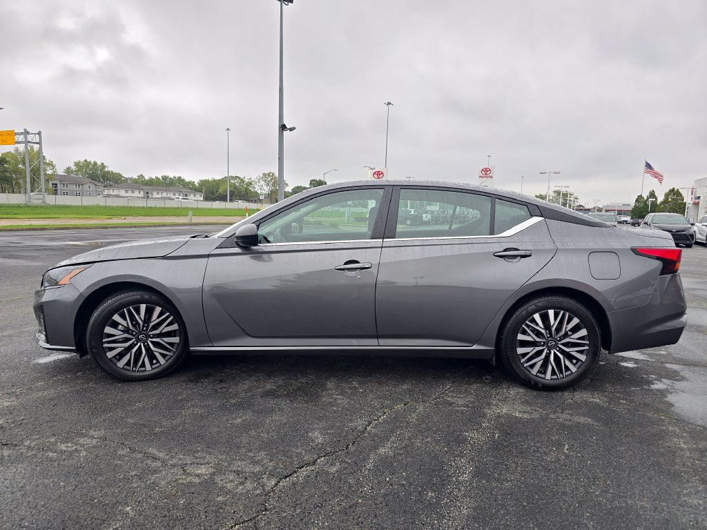 Used 2026 Nissan Altima 2.5 SV FWD image 10