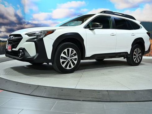 Used 2025 Subaru Outback Premium AWD/4WD image 4