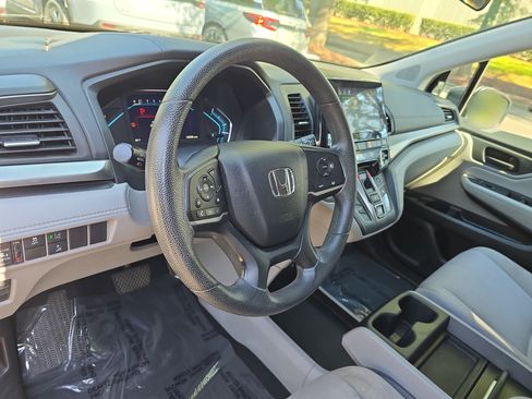 Used 2020 Honda Odyssey EX image 16