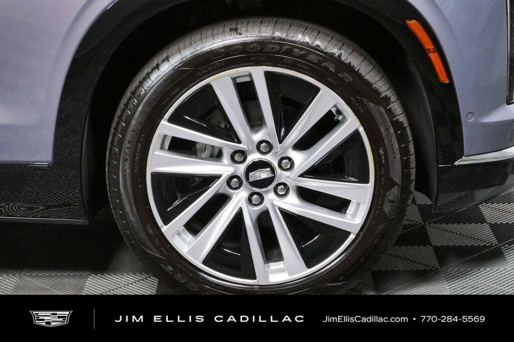 Certified 2026 Cadillac Vistiq Luxury w/ LPO, Floor Liner Package AWD/4WD image 38
