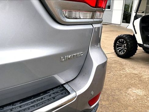 Used 2018 Jeep Grand Cherokee Limited AWD/4WD image 7