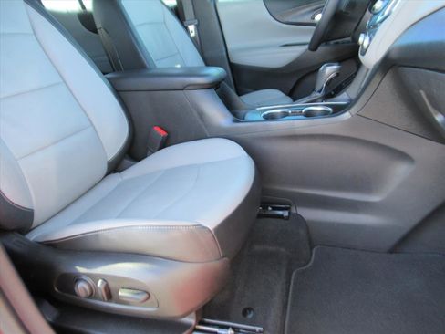 Used 2019 Chevrolet Equinox Premier image 9