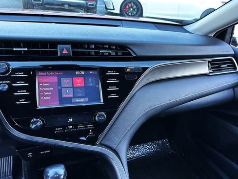 Used 2019 Toyota Camry SE image 15