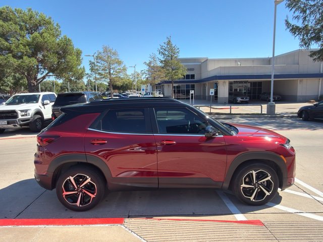 Used 2023 Chevrolet TrailBlazer RS w/ Sun and Liftgate Package FWD image 5