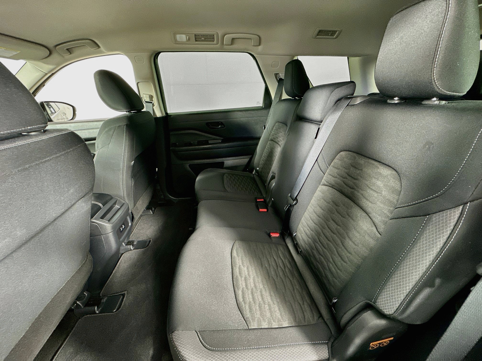 Used 2025 Nissan Pathfinder S FWD image 22