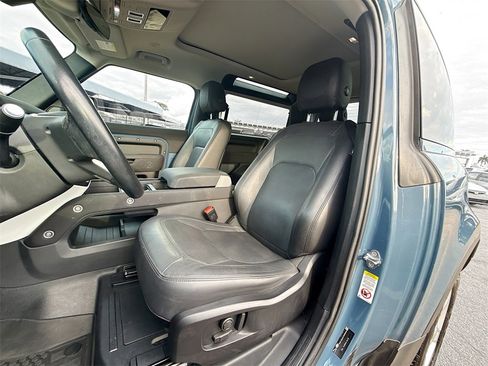 Used 2023 Land Rover Defender 90 SE image 23