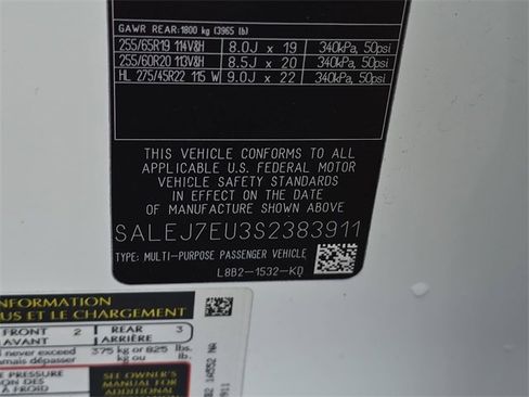 Used 2025 Land Rover Defender 110 S image 36