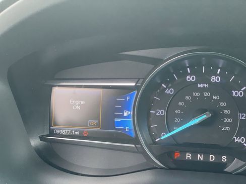Used 2017 Ford Explorer XLT w/ Equipment Group 202A FWD image 13