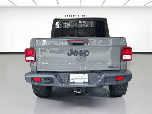 Used 2021 Jeep Gladiator Sport image 5