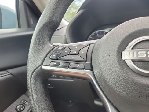 Used 2024 Nissan Sentra SV FWD image 23