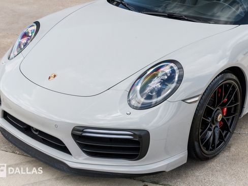Used 2018 Porsche 911 Turbo image 7