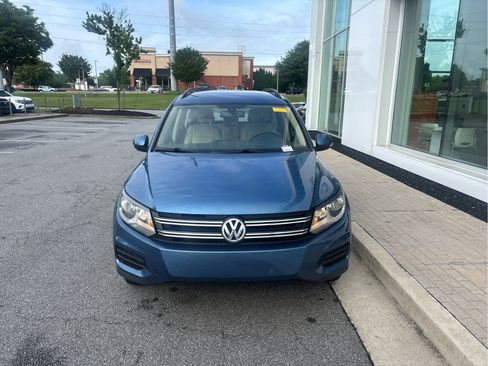 Used 2017 Volkswagen Tiguan Limited FWD image 3